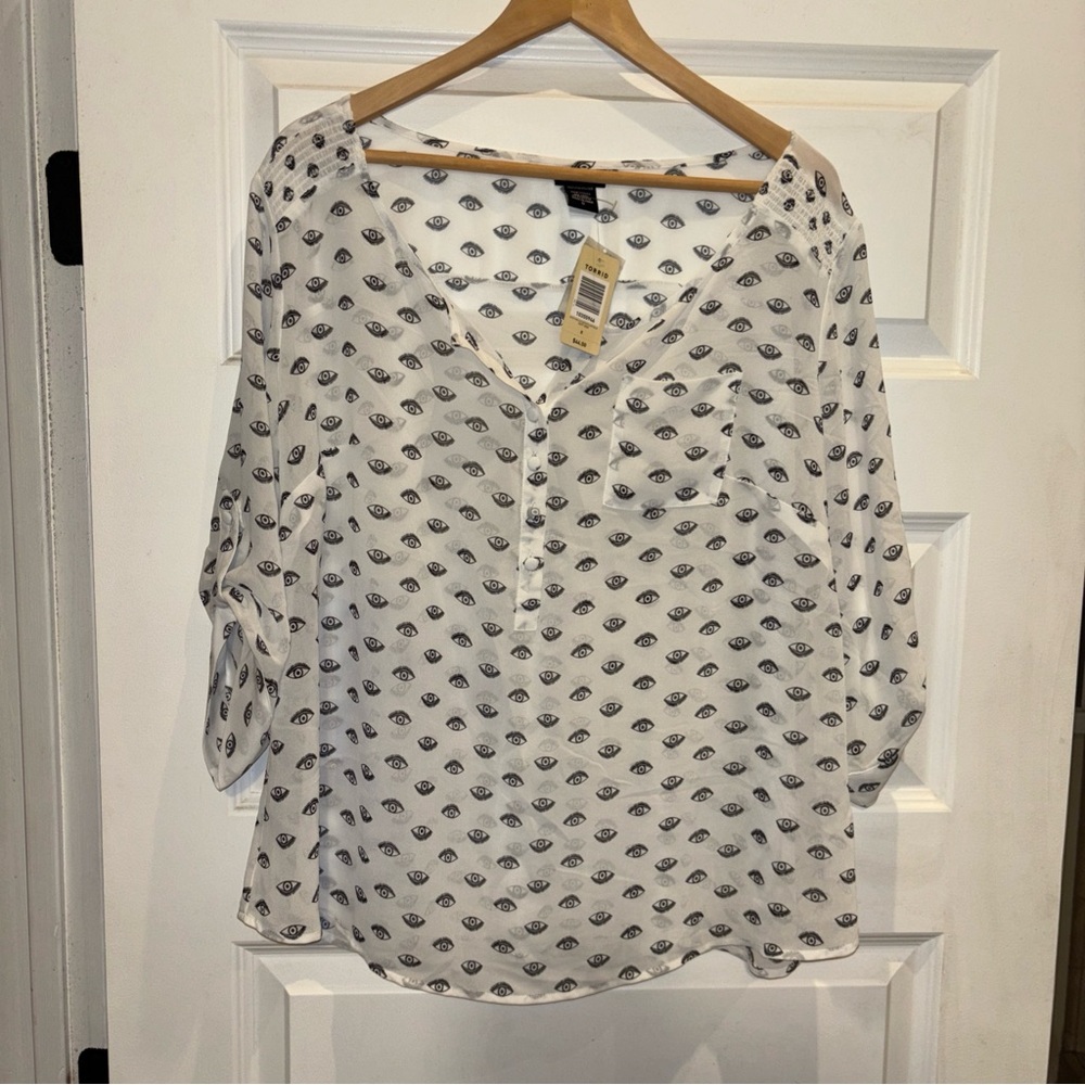 Torrid Women’s Pullover Chiffon White All Over Ivy Eye Print Blouse SZ 0q
